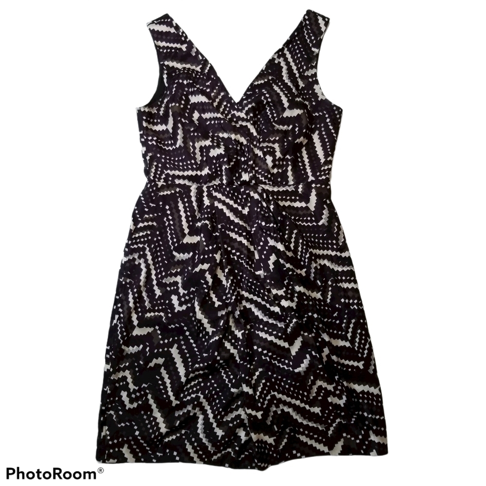BANANA Republic 6 Sleeveless Twist‎ Front Dress